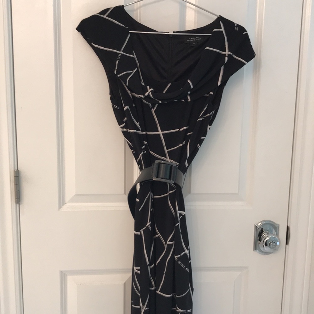 Tahari Arthur Levine Dress Sz 6 with belt